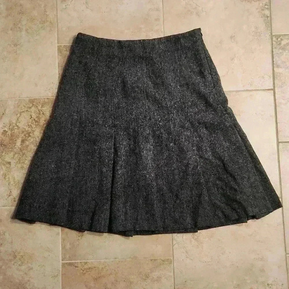 Banana Republic Fit and Flare Pleated Skirt - Picture 1 of 8
